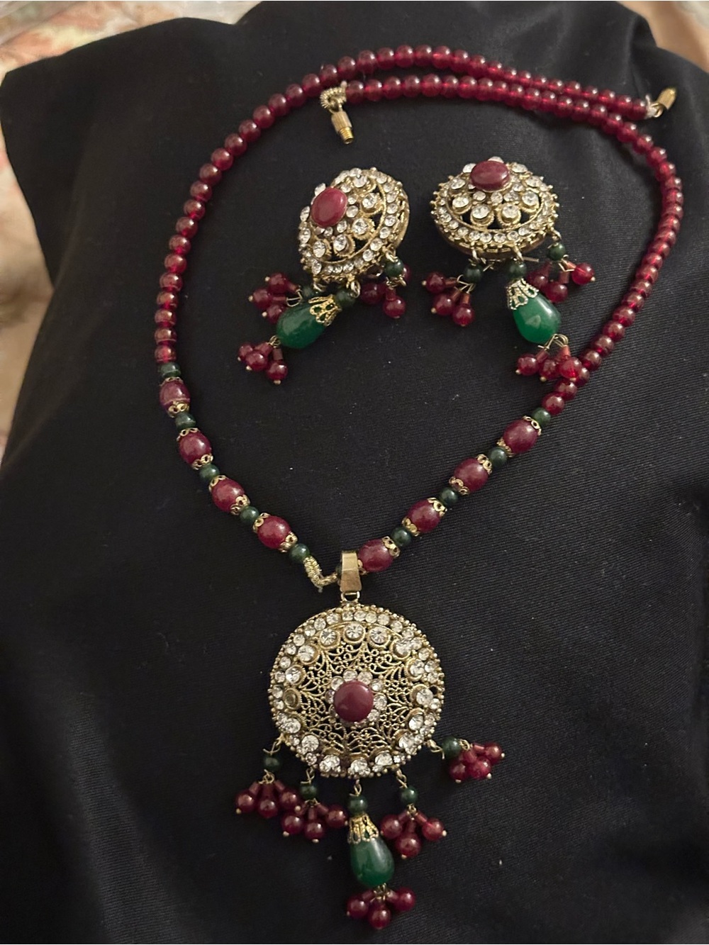 Indian polki type necklace earring set